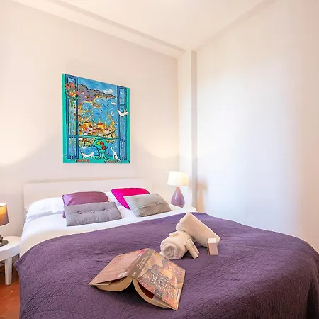 Picasso - Old Town - Happy * Antibes