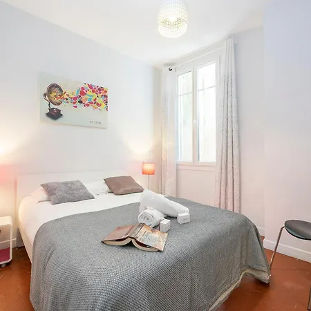 Picasso - Old Town - Happy